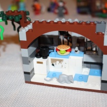 LEGO Mystery Mansion 40