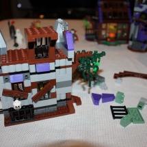 LEGO Mystery Mansion 42