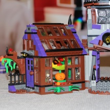 LEGO Mystery Mansion 44