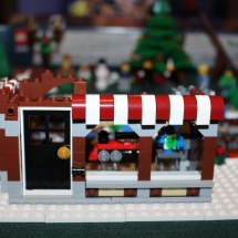 LEGO Winter Toy Shop 24