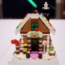 LEGO Gingerbread House 11