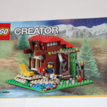 LEGO Lakeside Lodge Booklet 2