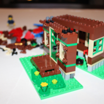 LEGO Lakeside Lodge 8