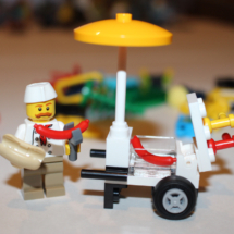 LEGO Hot Dog Stand