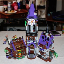 LEGO Mystery Mansion 43