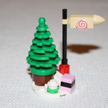 LEGO Christmas Train 19