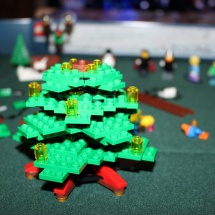 LEGO Winter Toy Shop 12