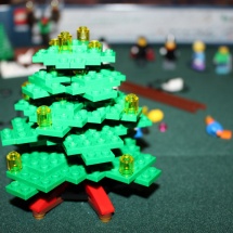 LEGO Winter Toy Shop 13