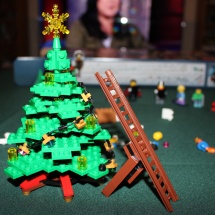 LEGO Winter Toy Shop 15