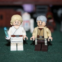 LEGO Luke Skywalker and Uncle Owen