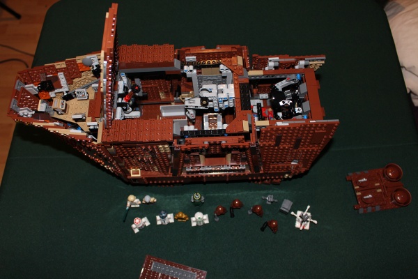 Inside the LEGO Sandcrawler