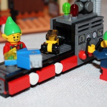 Elf with Conveyor Belt